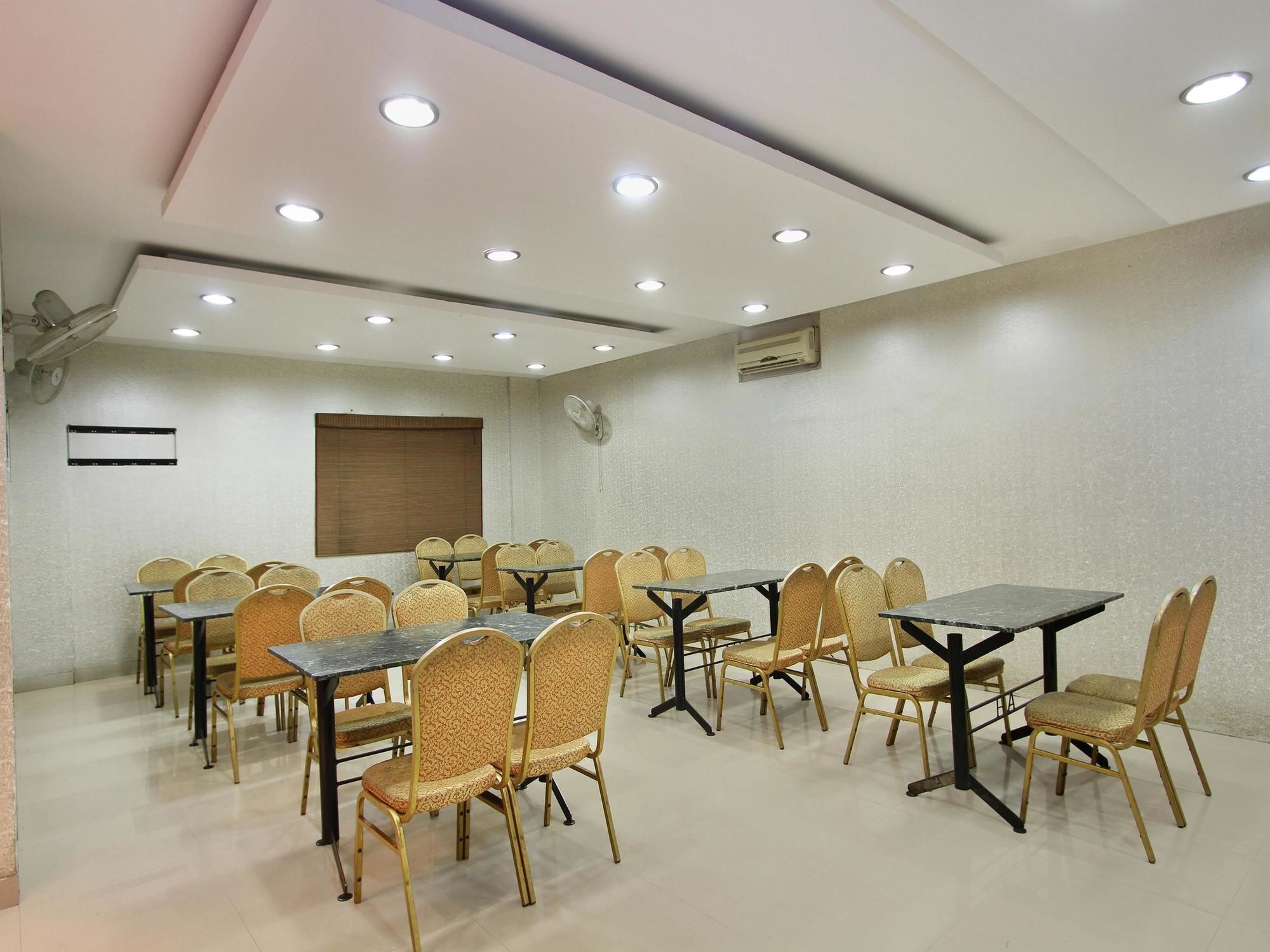 Oyo 435 Hotel Amshi International Bangalore Buitenkant foto
