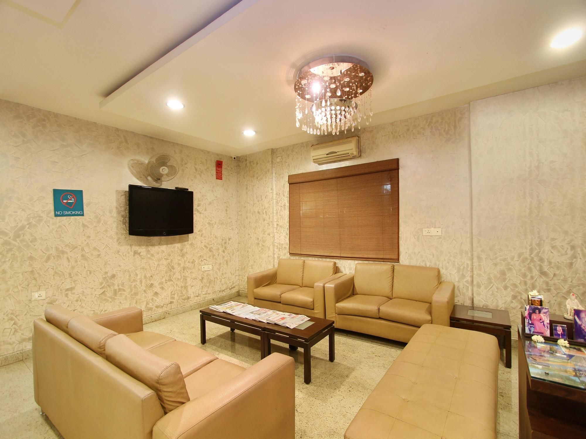 Oyo 435 Hotel Amshi International Bangalore Buitenkant foto